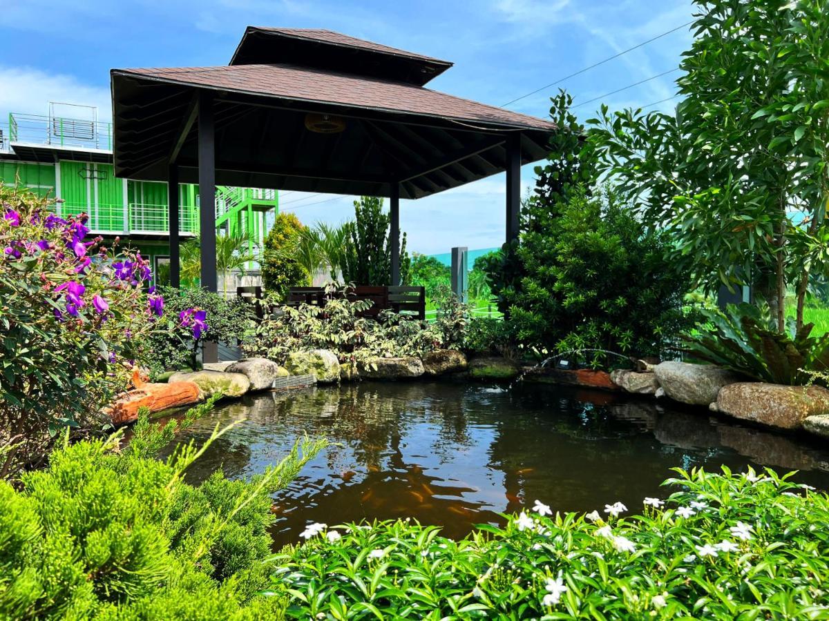 Villa Chee Sekinchan Luaran gambar